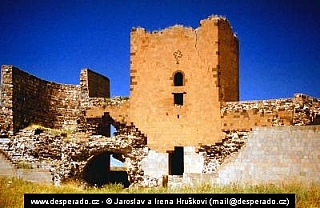 Brána městských hradeb v Ani (Turecko)