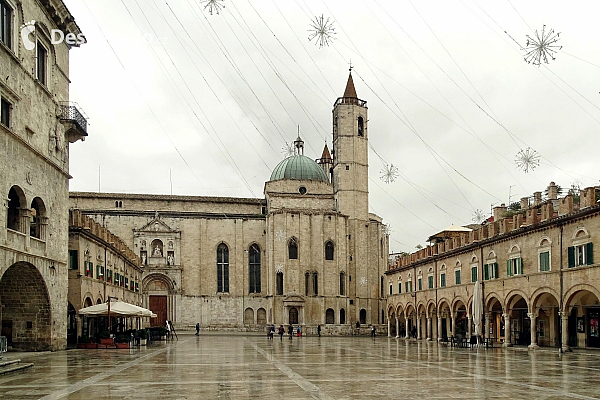 Kostel Saint Francesco v Ascoli Piceno (Itálie)