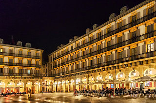 Constitución Plaza v San Sebastiánu