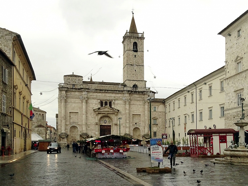 Kostel Sant´Emidio v Ascoli Piceno