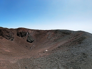 Jeden z kráterů Etny (Sicílie - Itálie)