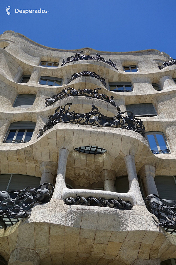 Casa Mila neboli La Pedrera od Antonio Gaudího (Barcelona - Katalánsko - Španělsko)