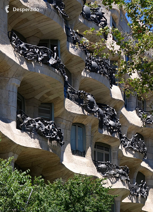 Casa Mila neboli La Pedrera od Antonio Gaudího (Barcelona - Katalánsko - Španělsko)