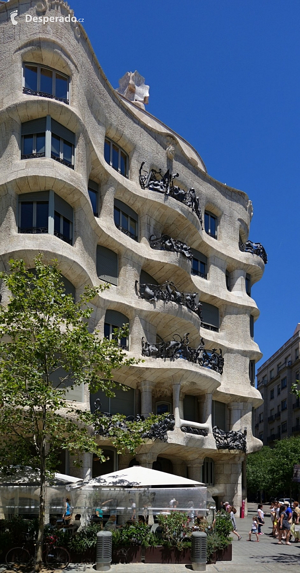 Casa Mila neboli La Pedrera od Antonio Gaudího (Barcelona - Katalánsko - Španělsko)