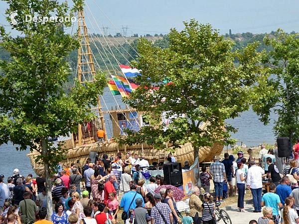 Slavnostní spuštění lodě na Černé moře (Varna - Bulharsko)