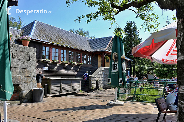 Možnost koupě občerstvení na počátku cesty - Národní park Stolowe hory (Polsko)