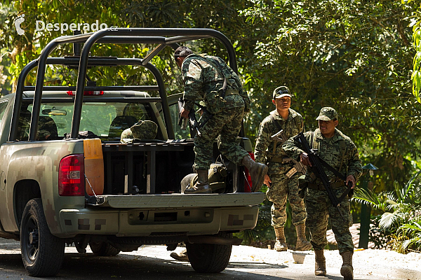 Na jihu Mexika je stále přítomna po zuby ozbrojená armáda