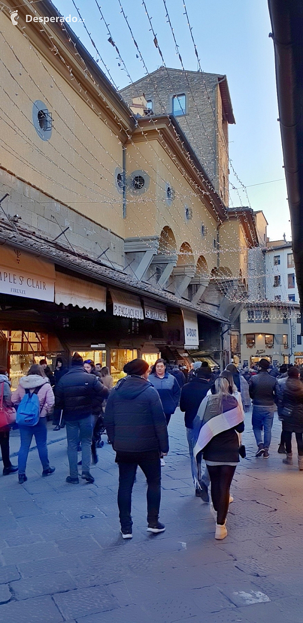 Ponte Vecchio (Most Zlatníků) ve Florencii (Itálie)