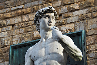 Socha Davida na náměstí Piazza della Signoria ve Florencii (Itálie)