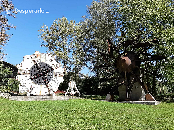 Povrchová expozice báňské techniky (Landek Park - Ostrava - Česká republika)