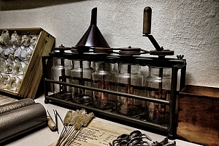 Expozícia v podzemnom kryte Alekšince (Slovensko)