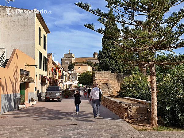 Alcúdia - historické centrum (Mallorca - Španělsko)