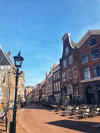 Ulička v Haarlemu (Haarlem - Nizozemsko)