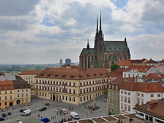 Stará radnice v Brně a pohled z radníční věže (Česká republika)