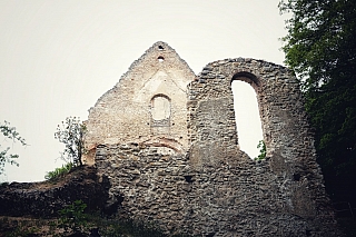 Pozostatky z kostola a kláštora Katarínka (Slovensko)