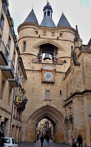 The Big Bell of Bordeaux v Bordeaux (Francie)
