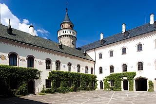 Zámek Sychrov (Česká republika)