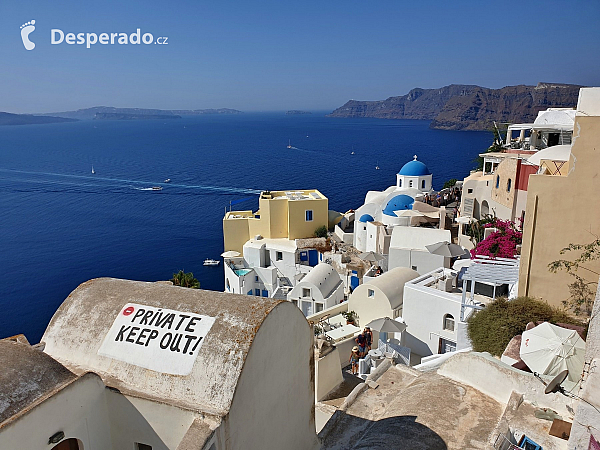 Oia na ostrově Santorini (Řecko)