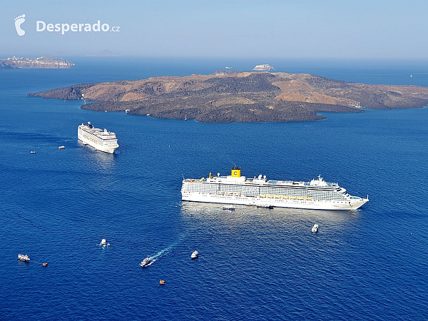 Fira na ostrově Santorini (Řecko)