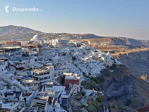 Fira na ostrově Santorini (Řecko)