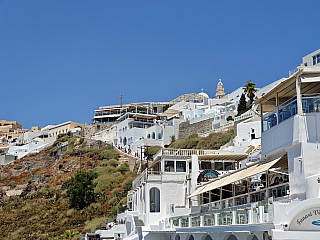 Fira na ostrově Santorini (Řecko)