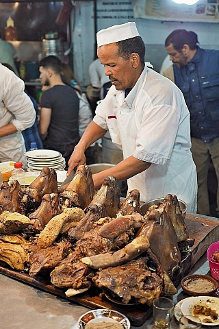 Náměstí a tržiště Jamaa el-Fna v Marrákeši (Maroko)