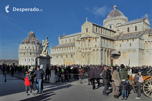 Baptisterium, Katedrála a Šikmá věž v Pisa (Toskánsko - Itálie)