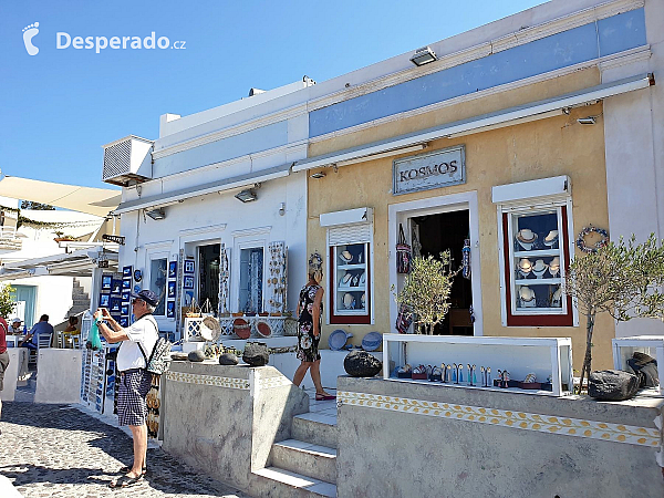 Oia na ostrově Santorini (Řecko)