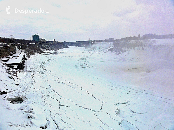 Ledové Niagarské vodopády (Kanada)