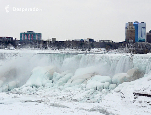 Ledové Niagarské vodopády (Kanada)