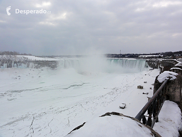 Ledové Niagarské vodopády (Kanada)