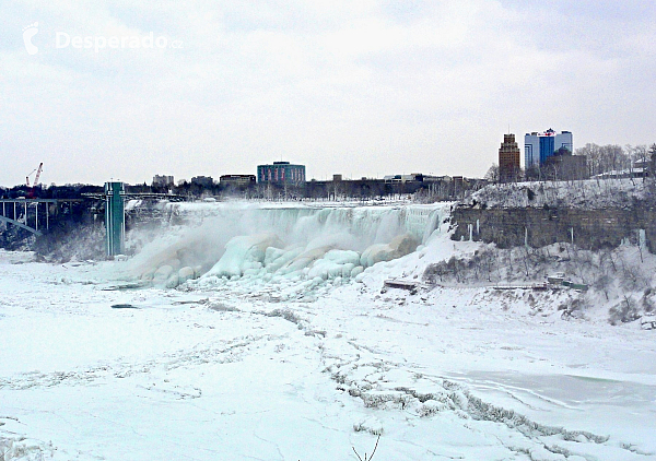 Ledové Niagarské vodopády (Kanada)