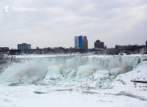 Ledové Niagarské vodopády (Kanada)