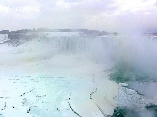 Ledové Niagarské vodopády (Kanada)