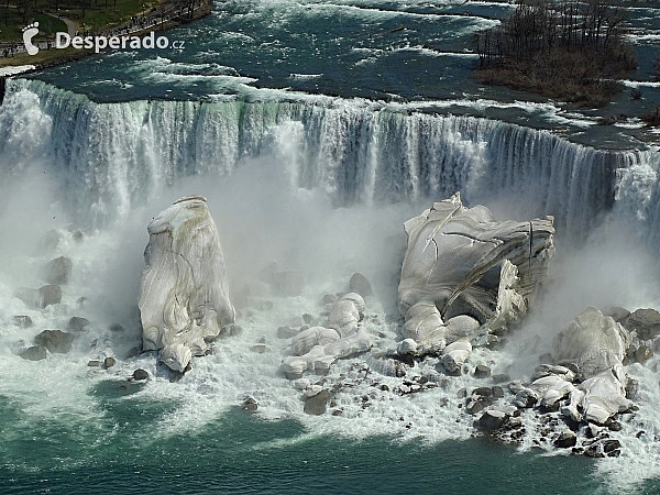 Niagarské vodopády (Kanada)