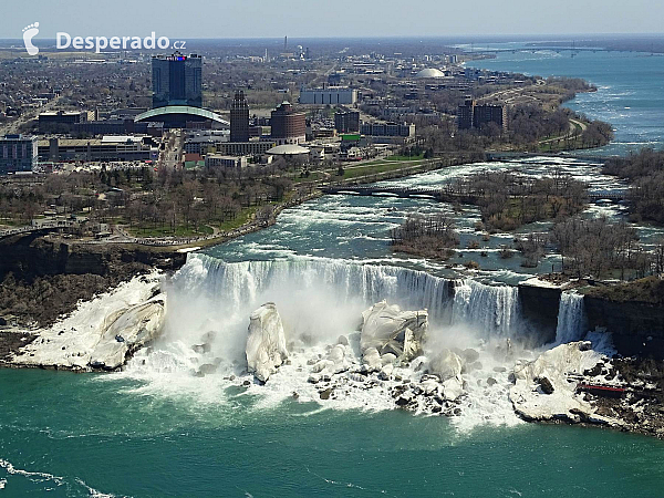 Niagarské vodopády (Kanada)