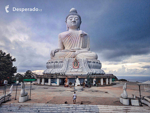 Velký Budha na ostrově Phuket (Thajsko)