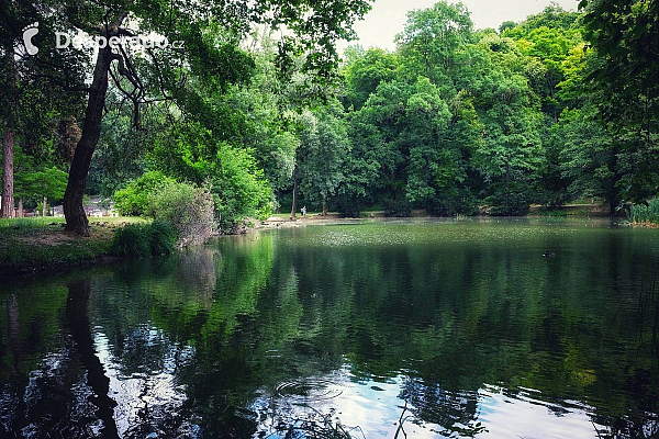 Zámok Hlohovec - Jazierko v parku (Hlohovec - Slovensko)