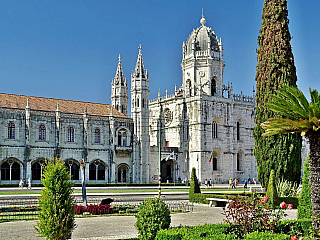 Klášter svatého Jeronýma v Lisabonu je pomníkem portugalské slávy (Portugalsko)