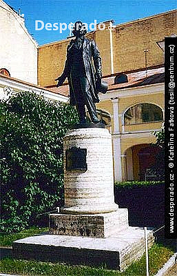 Socha Puškina v Puškinu (Rusko)
