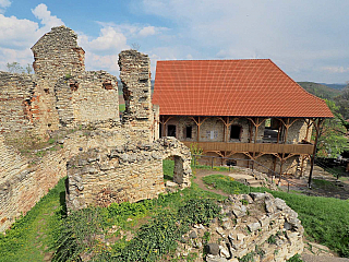 Fotogalerie hradu Košumberk (Česká republika)