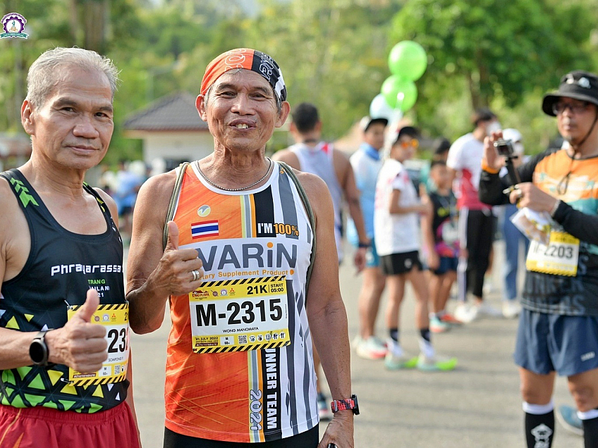 Závodu se účastní všechny věkové kategorie - běžecký závod Khao Pubpa Half-Marathon (Trang - Thajsko)