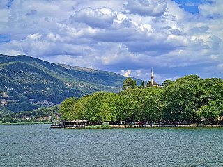 Ioannina je hlavním městem Epiru a přináší vzpomínku na Osmany (Řecko)