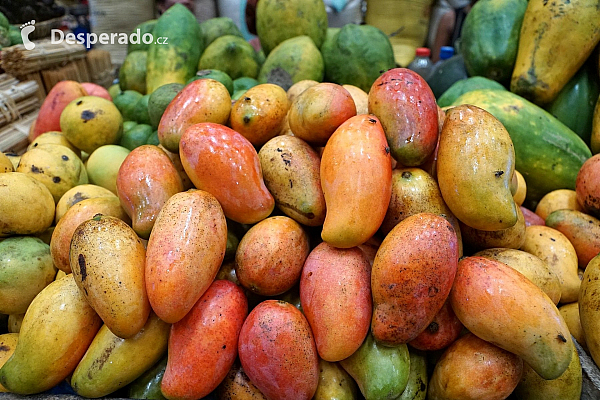 Na přípravu skoro thajského národního pokrmu jedině thajské mango (Thajsko)