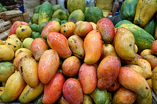 Na přípravu skoro thajského národního pokrmu jedině thajské mango (Thajsko)