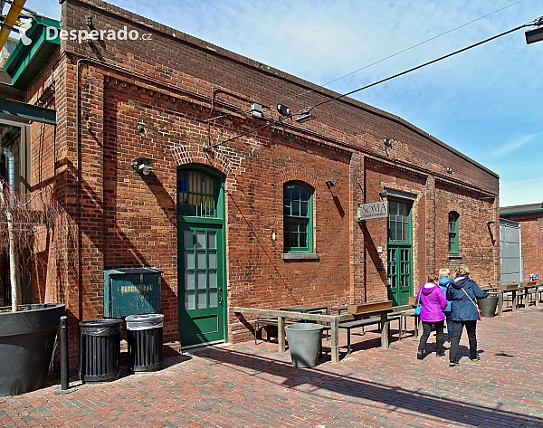 Historická čtvrť The Distillery District v Torontu (Ontario - Kanada)