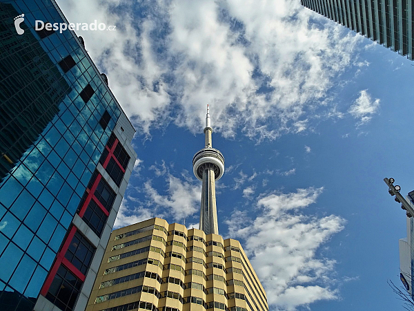 CN Tower v Torontu (Ontario - Kanada)