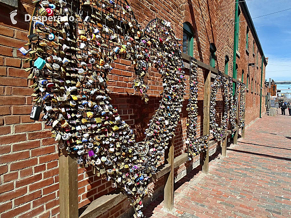 Historická čtvrť The Distillery District v Torontu (Ontario - Kanada)