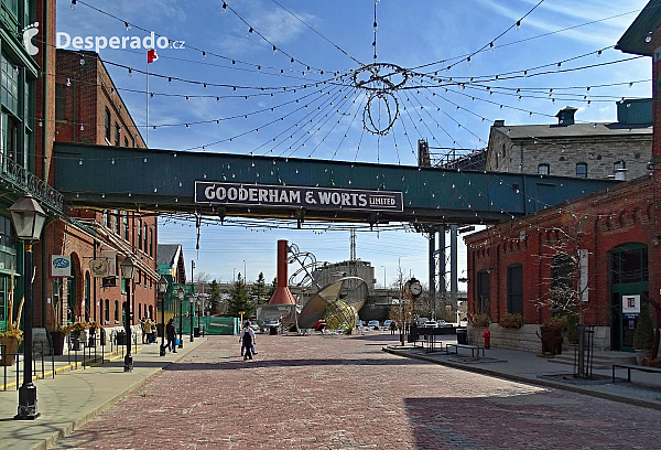 Historická čtvrť The Distillery District v Torontu (Ontario - Kanada)