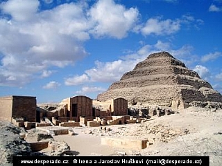 Pohřebiště a stupňovitá pyramida v Sakkáře (Egypt)